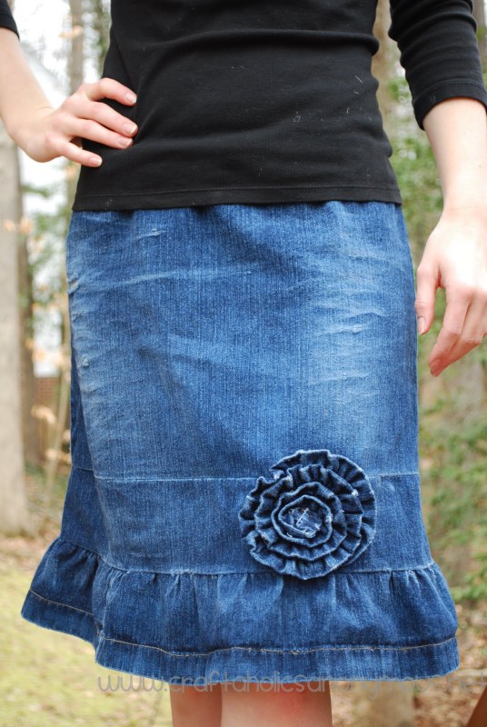Craftaholics | denim skirt makeover how to denim