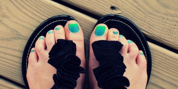 neon nails
