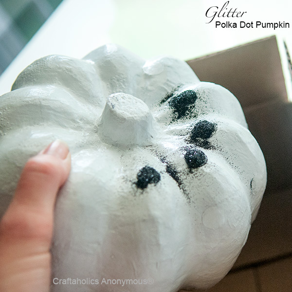 How to make a Polka Dot Glitter Pumpkin! polka dot pumpkin