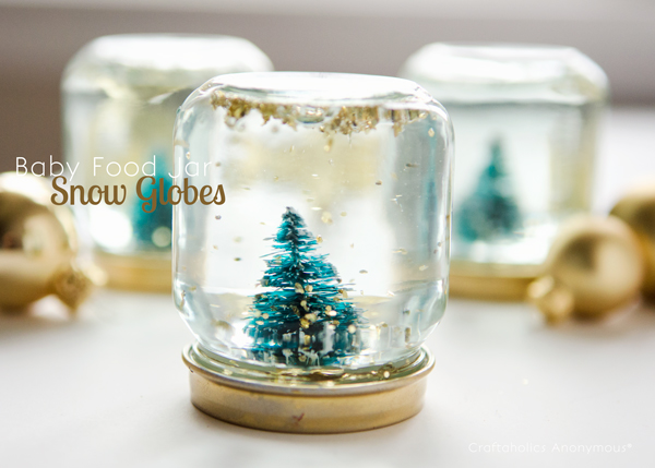 Christmas Carolers snow globe Jar