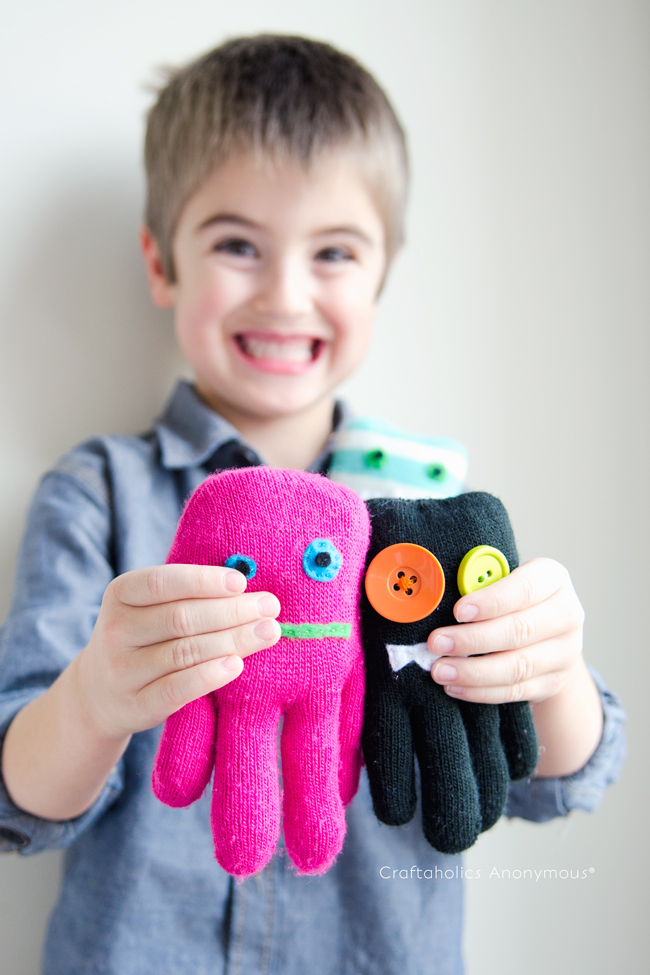 Do you have your child’s old gloves lying around somewhere? Or perhaps some of yours leftover from a vacation abroad. If you do, then let your little girl get crafting to make these easy but adorable glove monsters from Craftaholics Anonymous! This is a great project for kids learning to sew, or you can help with the sewing part. Check out our post on 10 fabulous gifts like these that you can make for boys