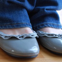 zipper ruffle ballet flats