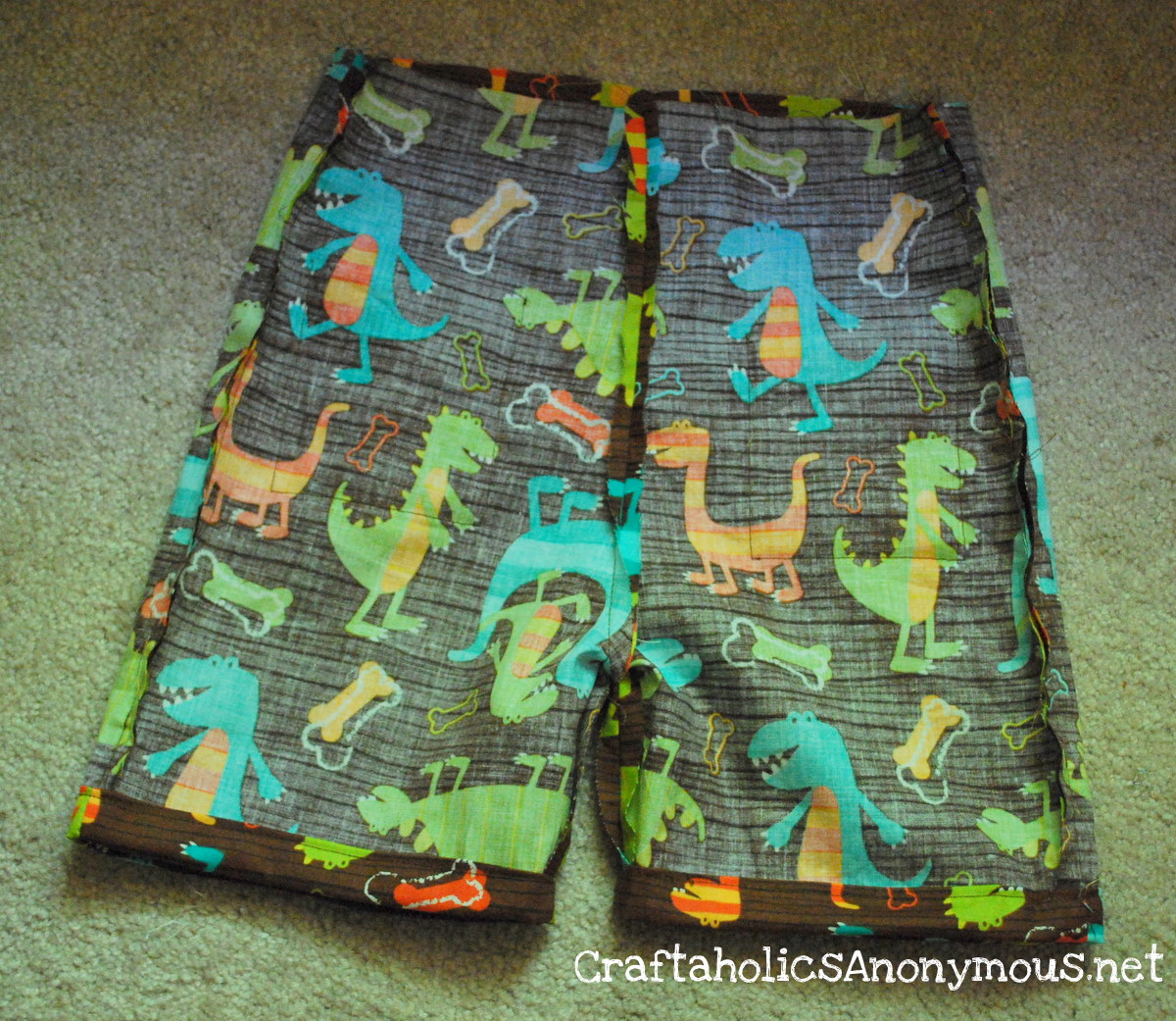 How to sew shorts without a pattern | Craftaholics Anonymous