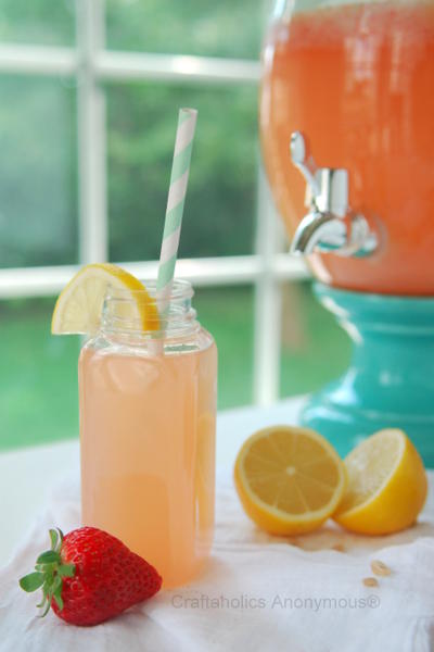 make strawberry lemonade