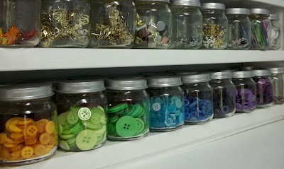 baby food jars with buttons
