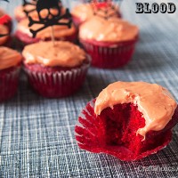 Halloween Cupcakes: Mini Blood Cakes