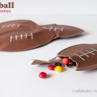 Football Craft: DIY Candy Pouches