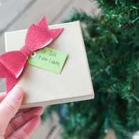Paper Bow: The Perfect Gift Topper!