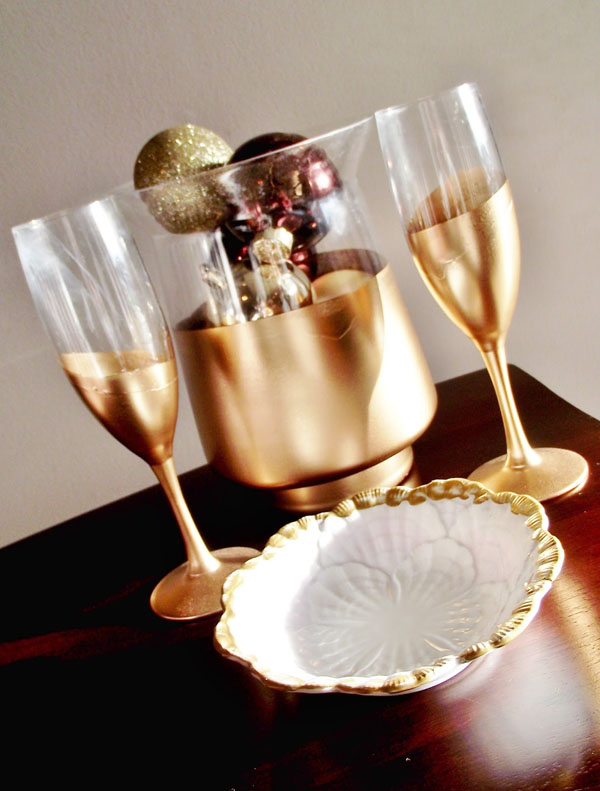 gold dipped champagne flutes