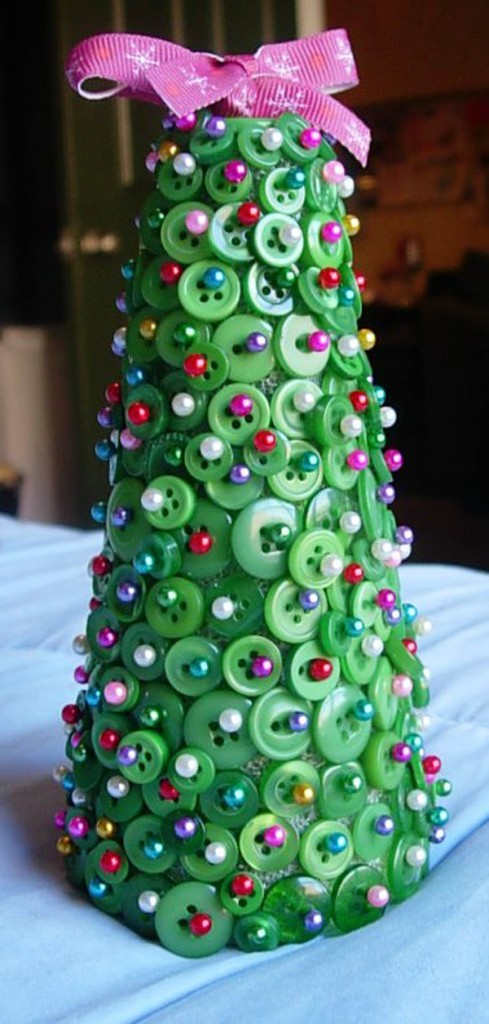 button Christmas tree