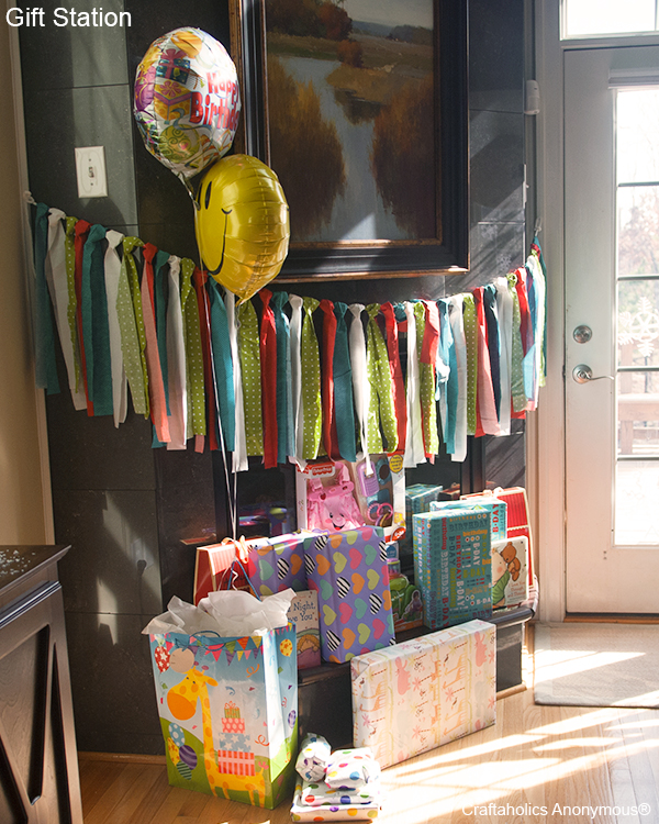 Gift station