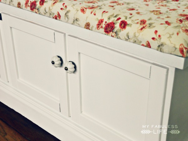 DIY painted furniture. Awesome post with how to's diy painted furniture