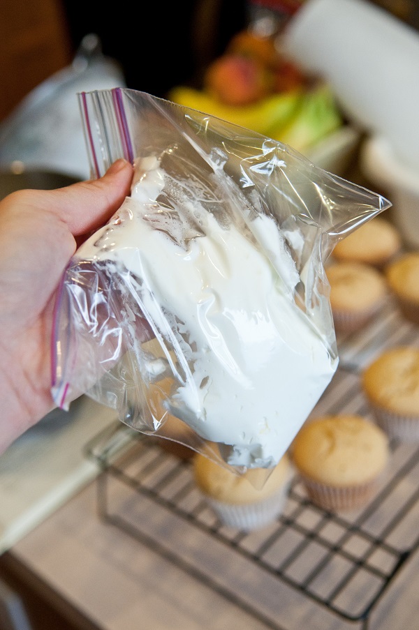frosting cupcakes tip
