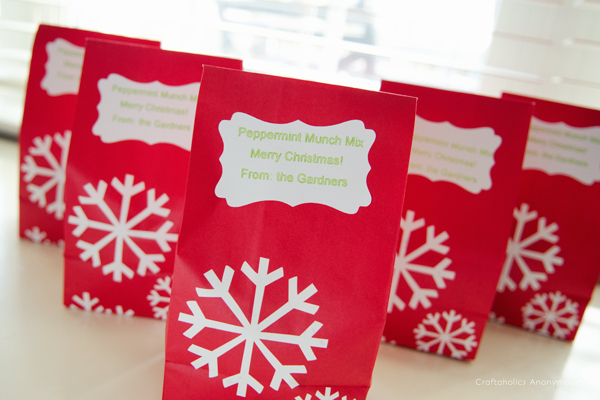 make your life simpler, use your Silhouette to create gift tags! silhouette gift tags