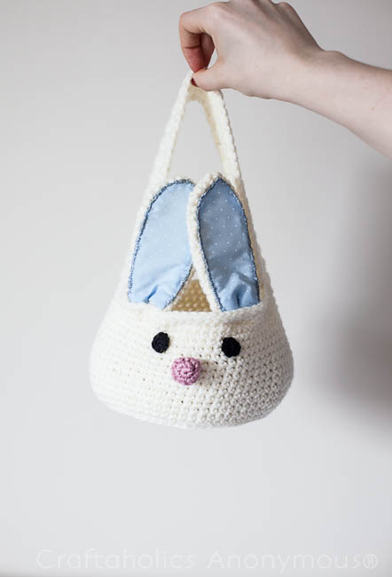 Free Easter Crochet Pattern. Such a cute bag for Easter!