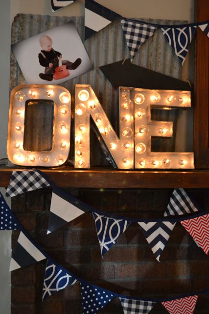 marquee sign tutorial. fun, easy craft! Perfect for weddings, parties, home decor, etc