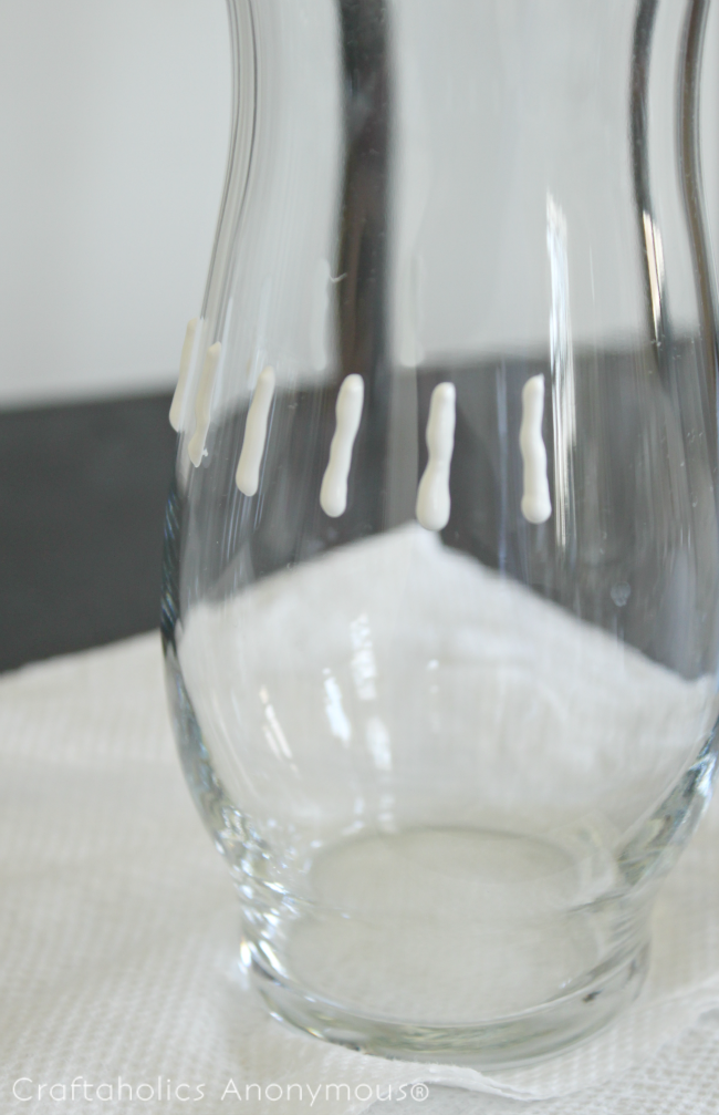 Easy way to update a simple glass vase and add some texture/design! Easy way to update a simple glass vase and add some texture/design!