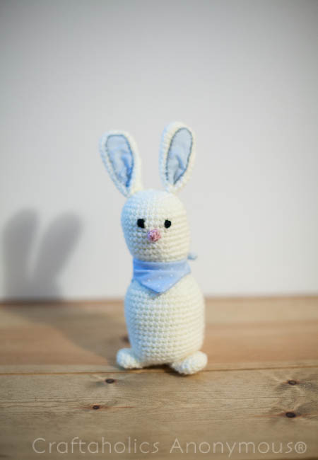 rabbit crochet pattern. adorable!