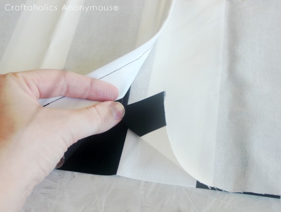 Envelope pillow cover tutorial