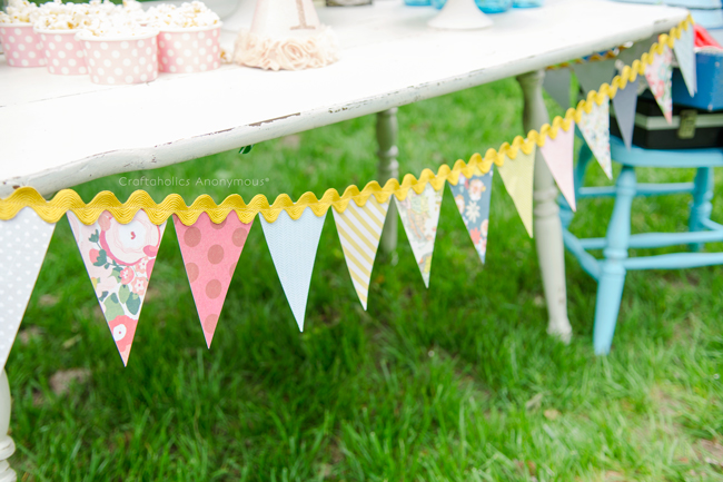 Paper pennant banner with giant ric rac :: love the look!