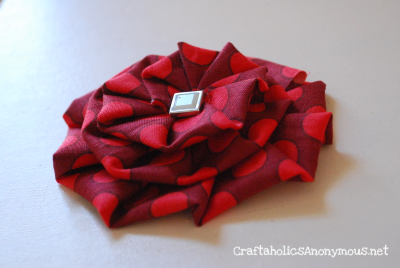 Pleated fabric flower tutorial Pleated fabric flower tutorial