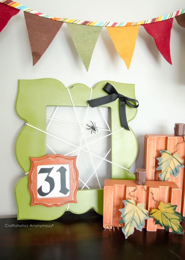 Easy Spider frame. Halloween craft idea