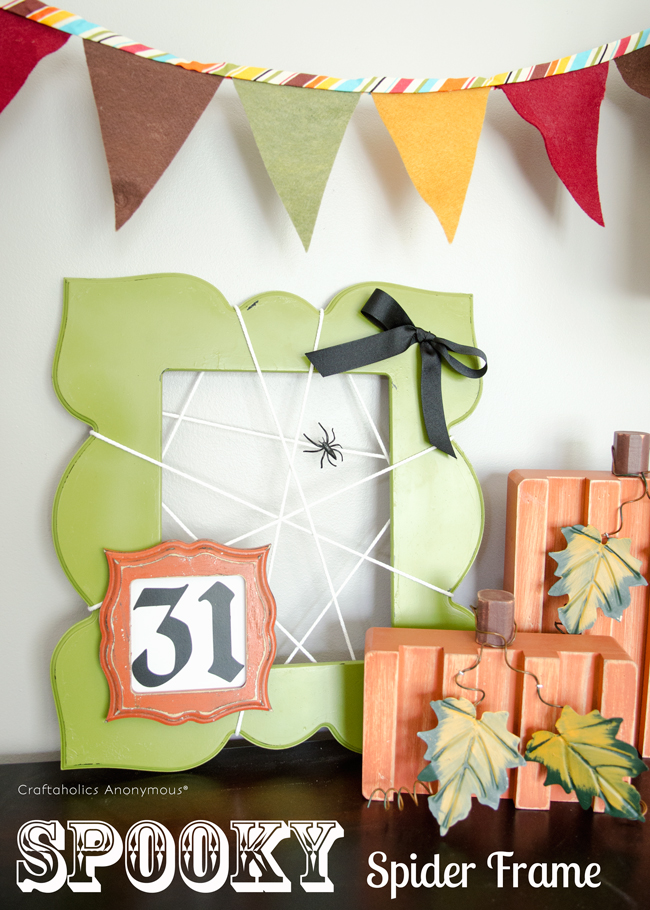 Spooky Spider frame, DIY Halloween Craft idea. Such a cute and easy Halloween decoration!