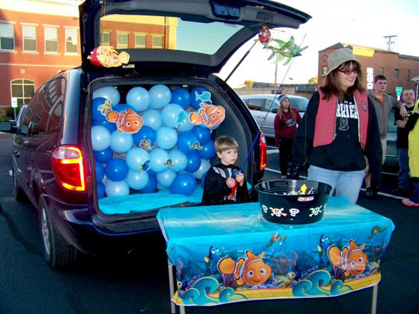 Craftaholics Anonymous® | 24 Trunk or Treat Ideas