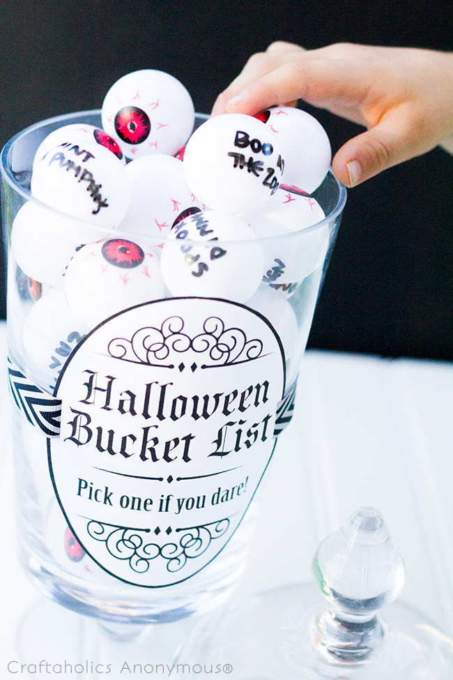 Use ping pong balls to make eye balls for this fun Halloween Bucket List. Free printable! 