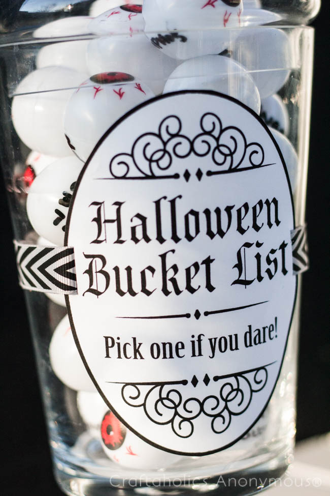 Halloween craft - Halloween Bucket list. Fun to do with kids!