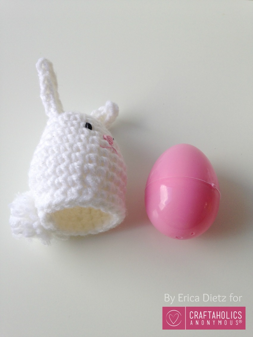 Crochet Rabbit Easter Egg cover || Free crochet pattern