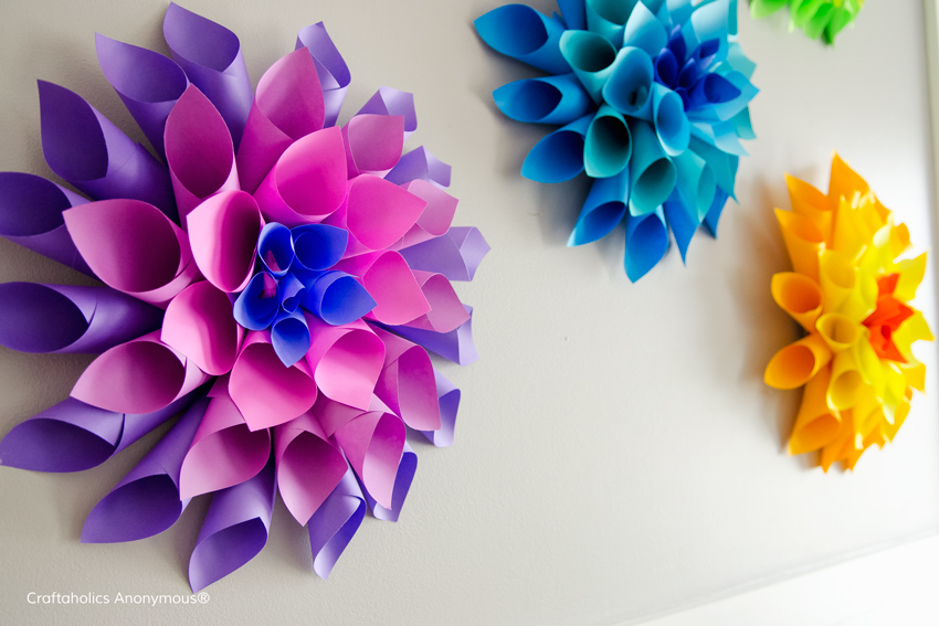 DIY Paper Dahlia Flowers || Love the rainbow of colors!