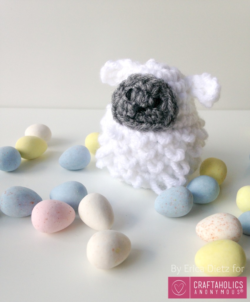 Crochet Sheep Easter Egg pattern || Free crochet pattern also includes chick and bunny instructions.