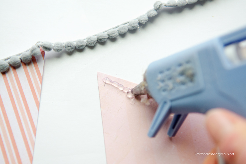 How to make Paper pennant banner || love the idea to use pom poms!