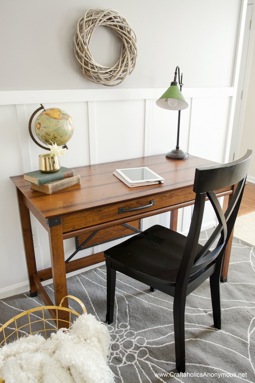 wood desk 