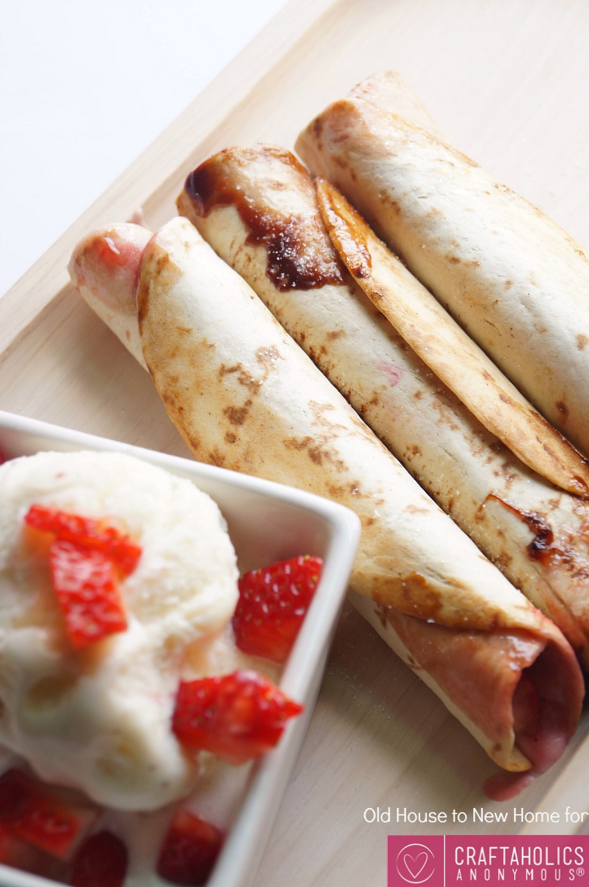 An easy summertime dessert! Strawberry and Nutella Cheesecake Flautas