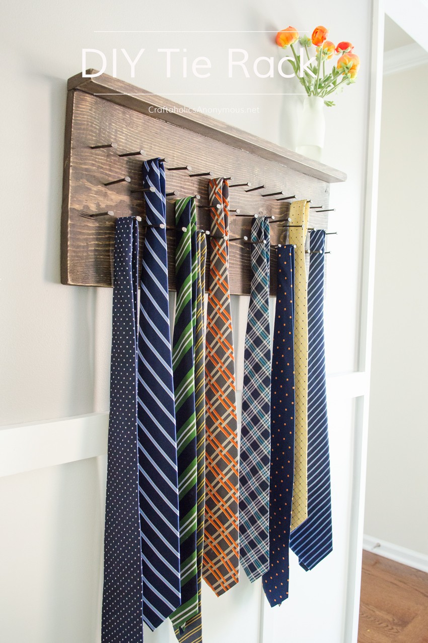 Rustic Wood Tie Rack Tutorial || Perfect handmade Father's Day gift idea!