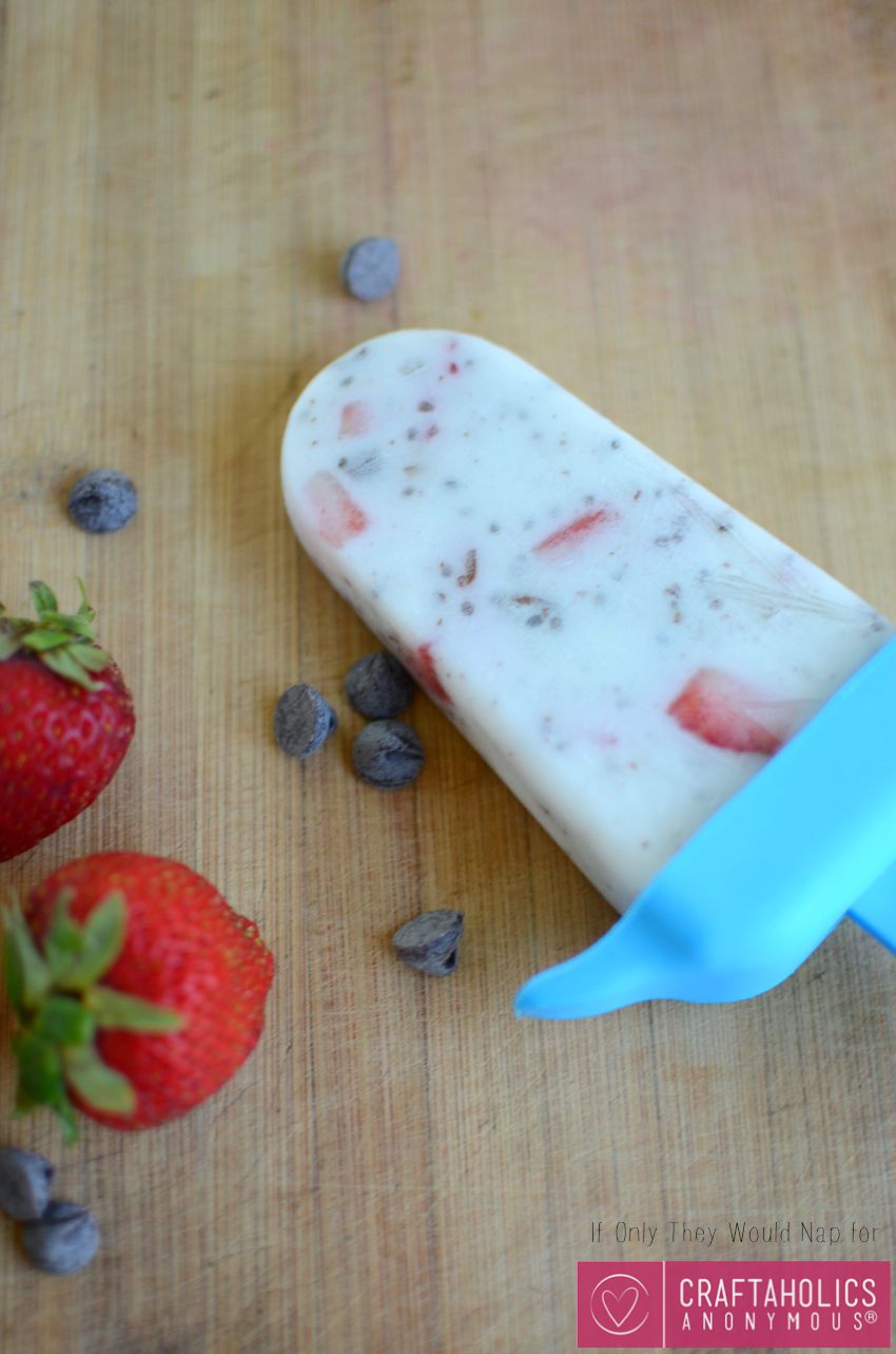 delicious strawberry popsicles | Craftaholics Anonymous®