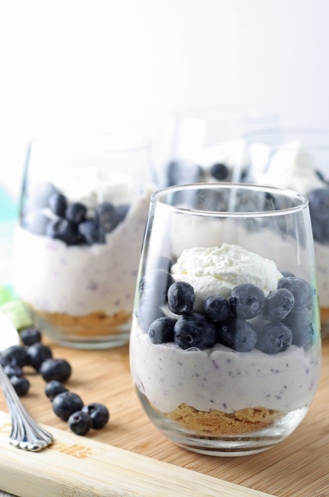 individual-no-bake-blueberry-cheesecake-5-678x1024