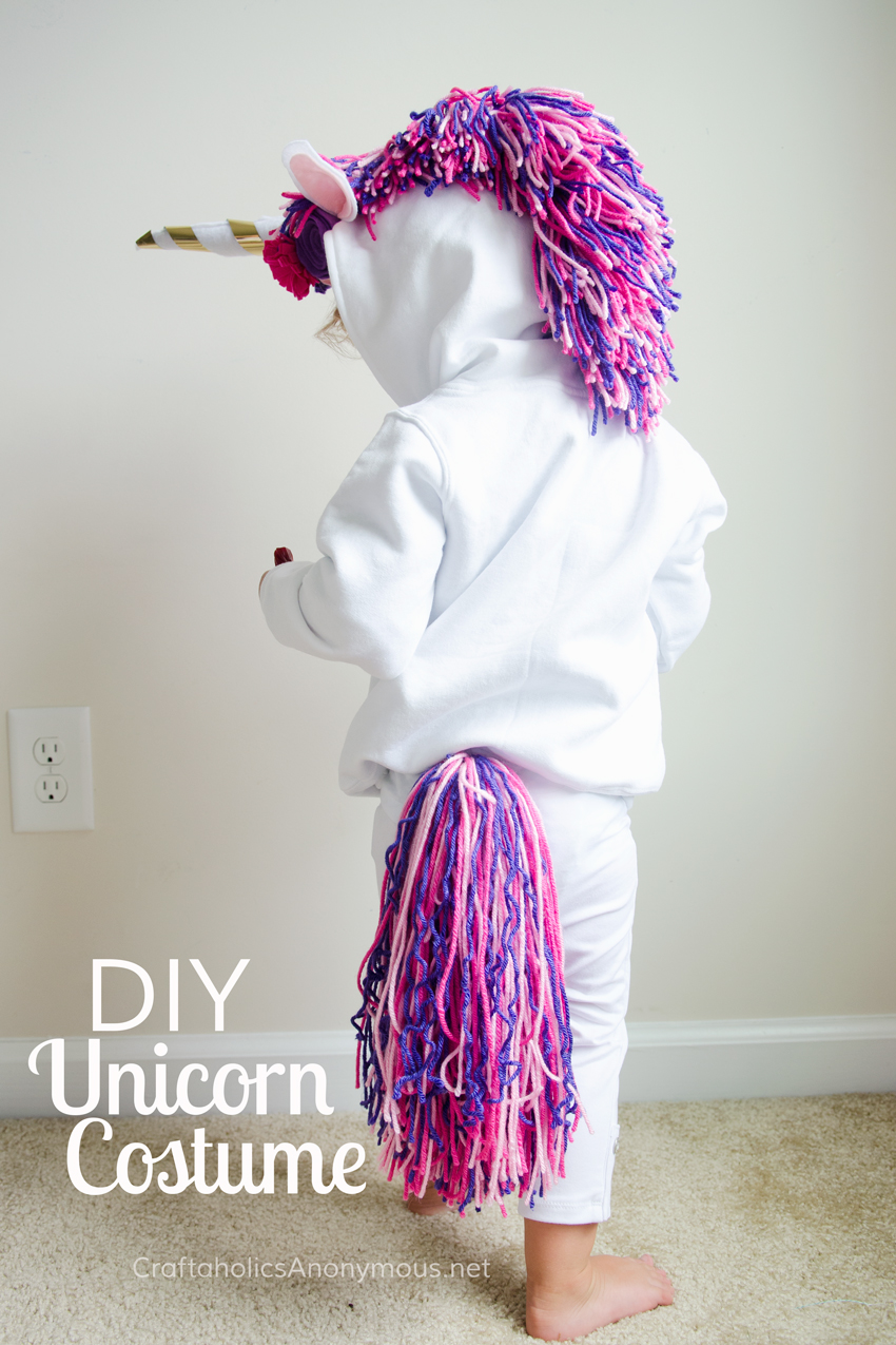 DIY Unicorn Costume! Cute and easy kids craft idea! #diy #kidscraft #unicorndiy #unicorn #unicorntheme #unicorncraft
