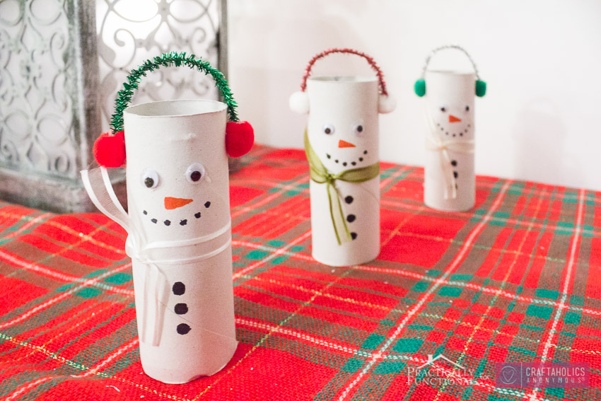 Toilet paper roll snowman Christmas craft idea for kids!