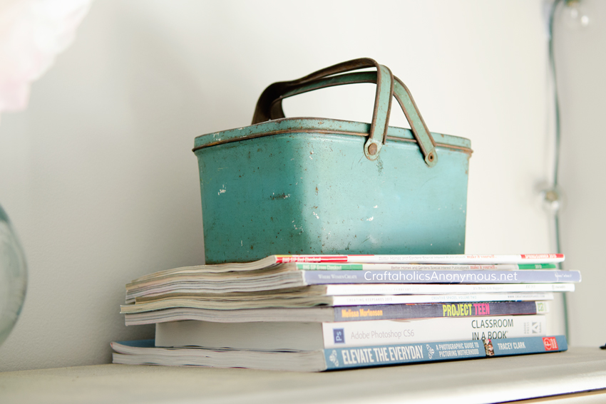 Vintage Lunch Pail with handles