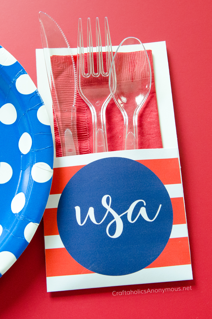 Independence Day Free Printable Utensil Holders || Great for any Patriotic gathering!