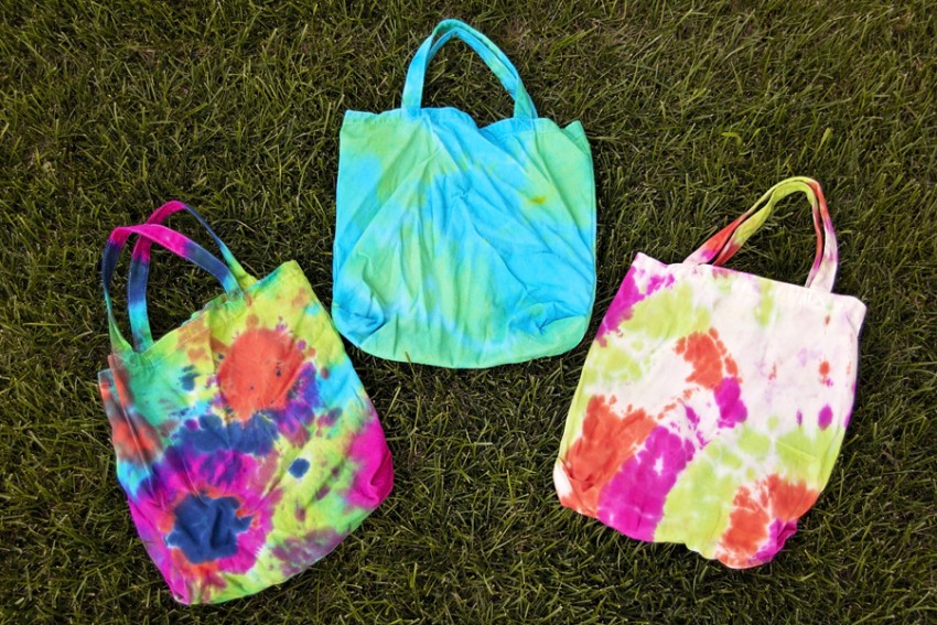 striped summer tote