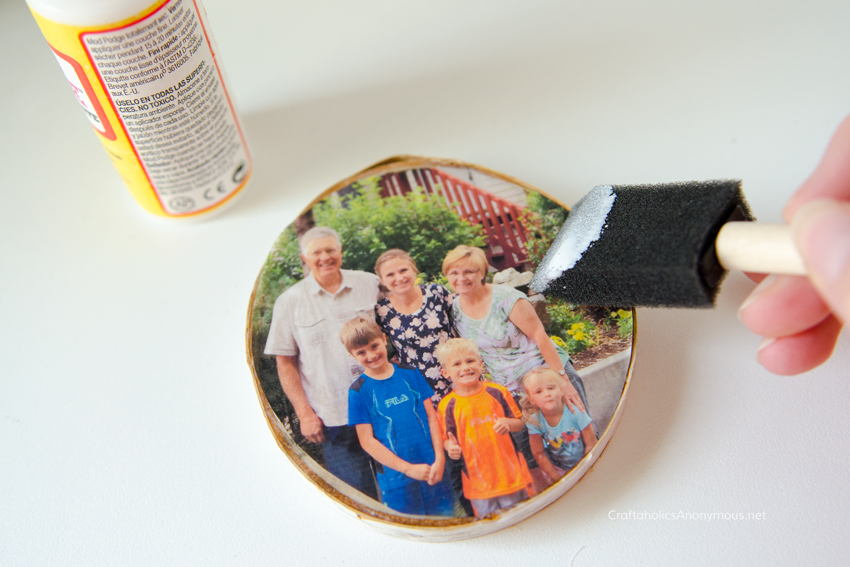 Wood Slice Photo Ornament tutorial