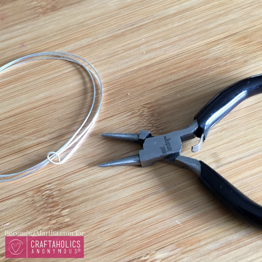 easy charm bracelet tutorial