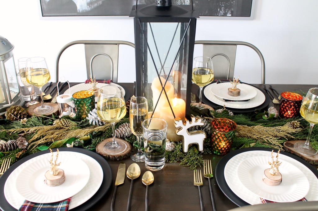12-christmas-tablescapes-amidst-the-chaos