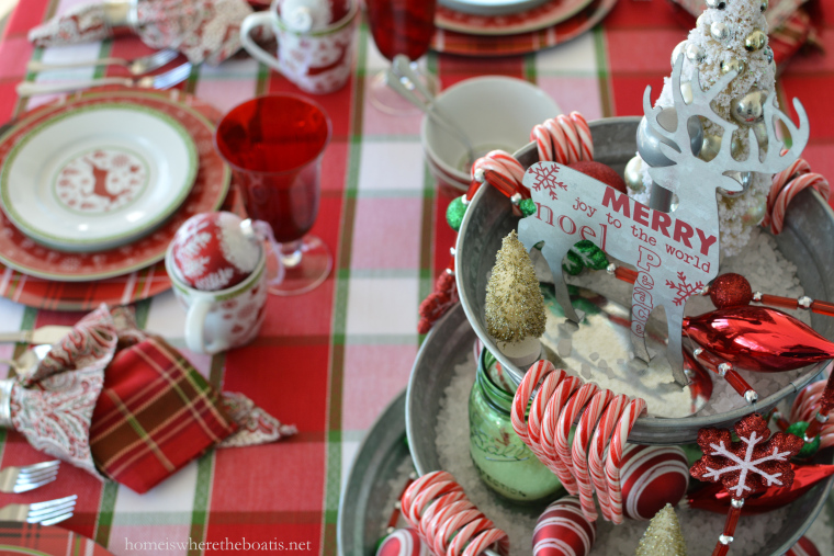 22-christmas-tablescapes-home-is