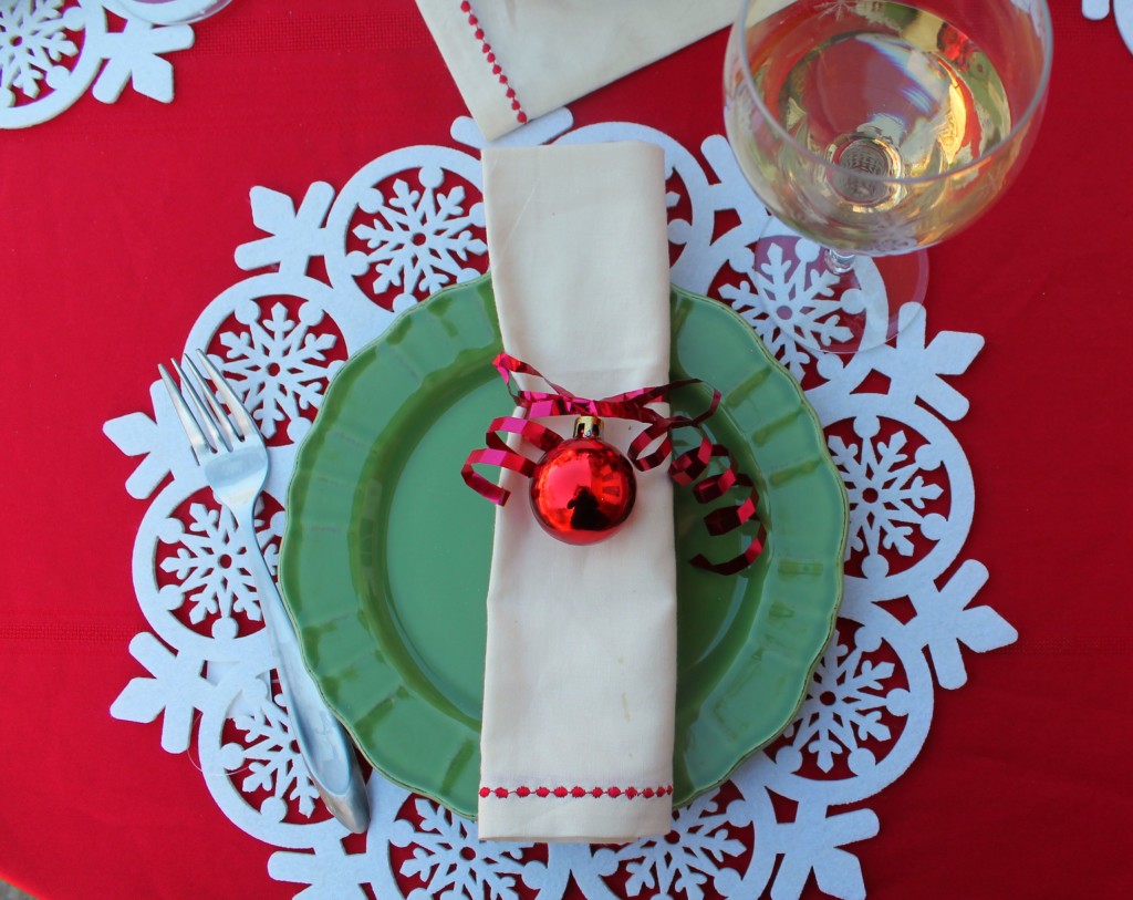 3-christmas-tablescapes-simply-southern