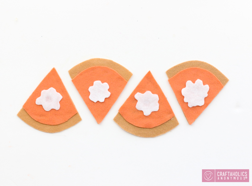 Easy Felt Pumpkin Pie Coasters